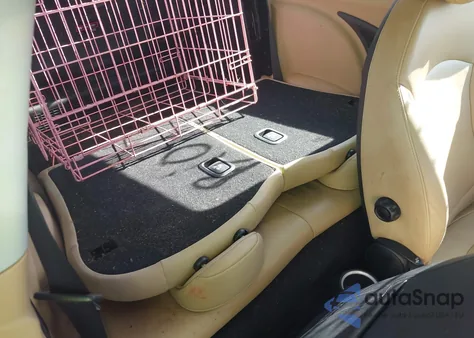 2010 Mini Cooper S из США, поврежденный, VIN WMWMF7C56ATZ34628